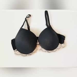 Gilligan and O'Malley bra- 36C